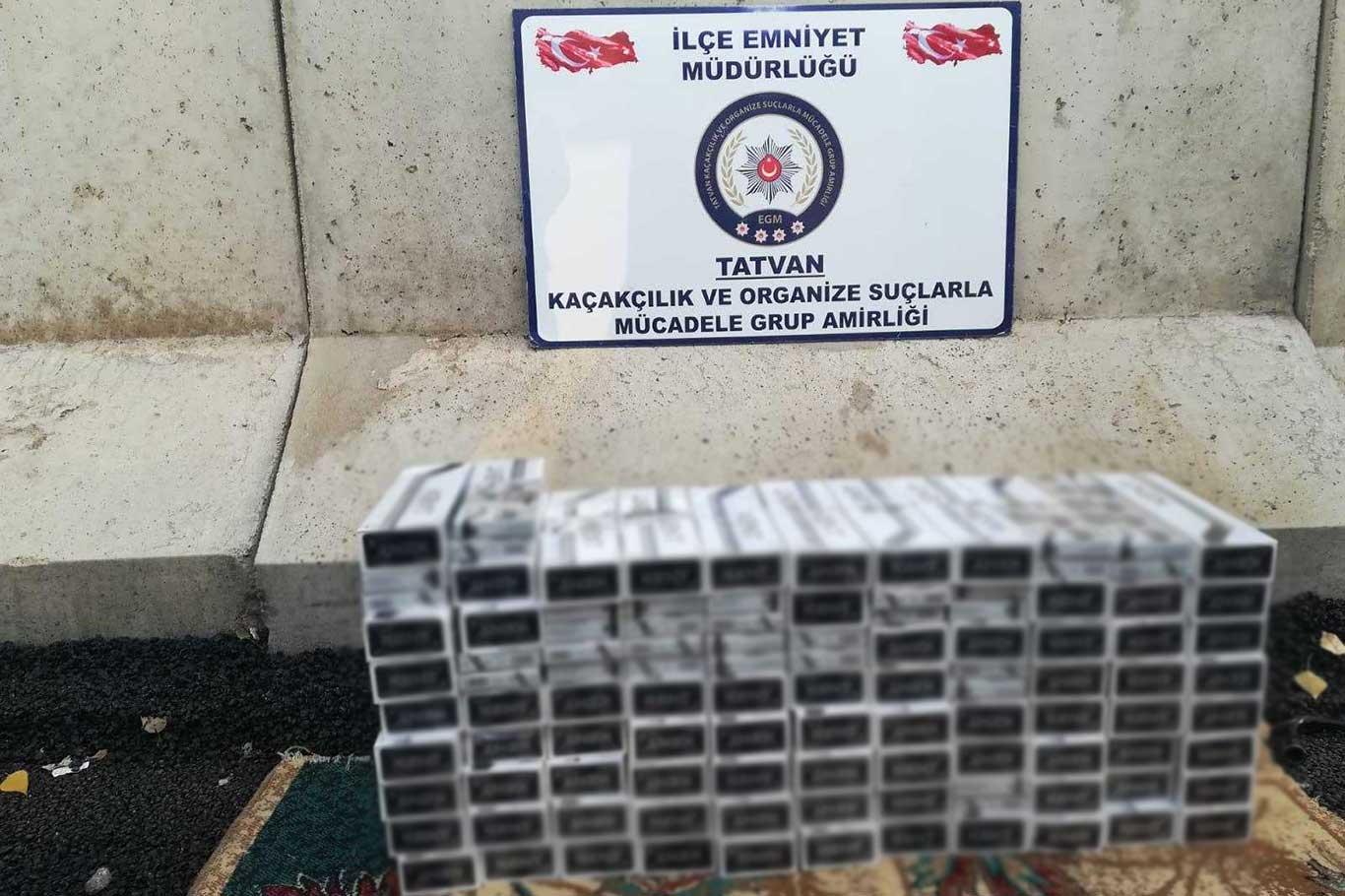 Bitlis'te gümrük kaçağı sigara ve uyuşturucu ele geçirildi Bitlis'te gümrük kaçağı sigara ve uyuşturucu ele geçirildi